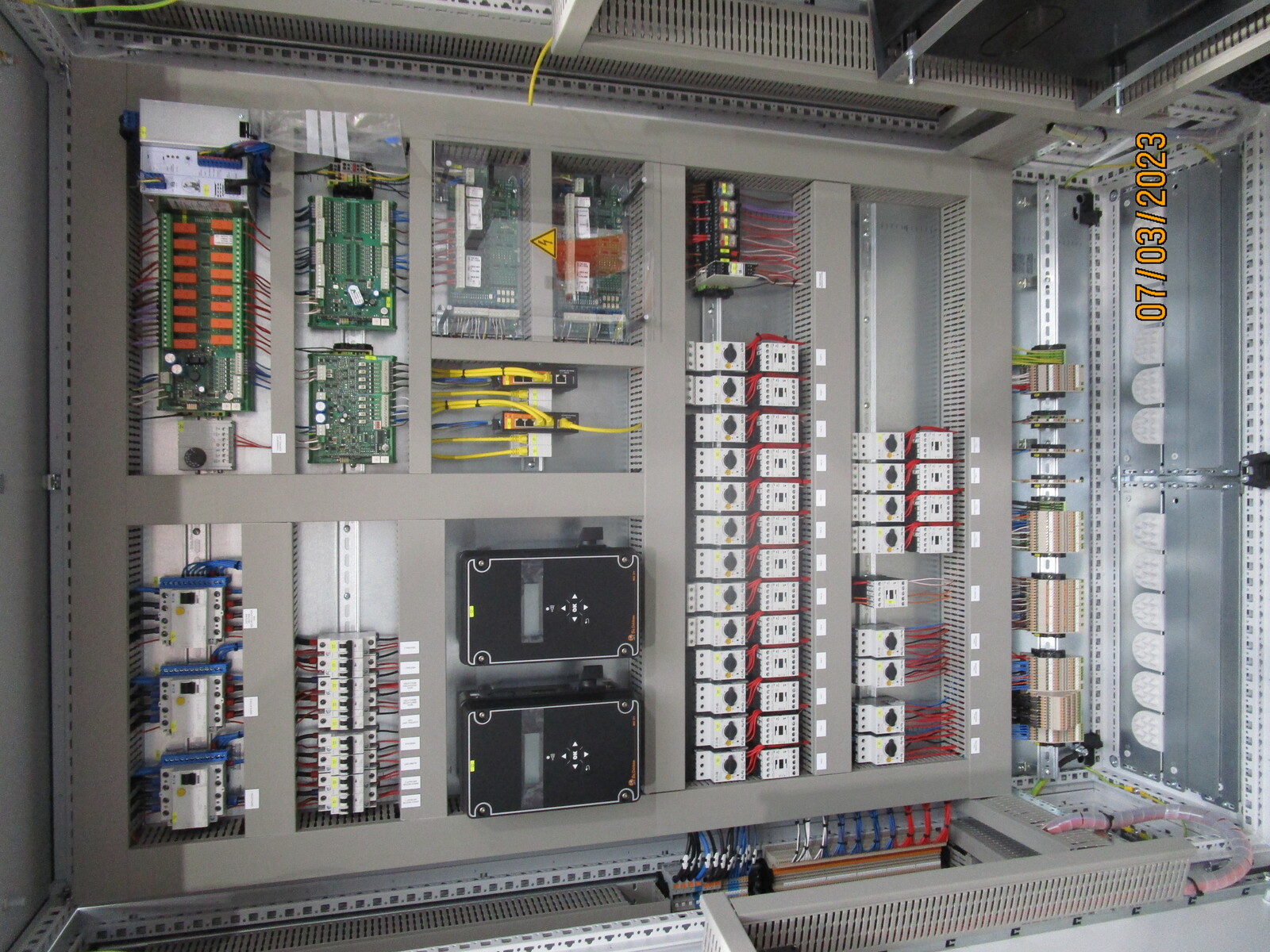 Switch cabinet FP Plus Broiler